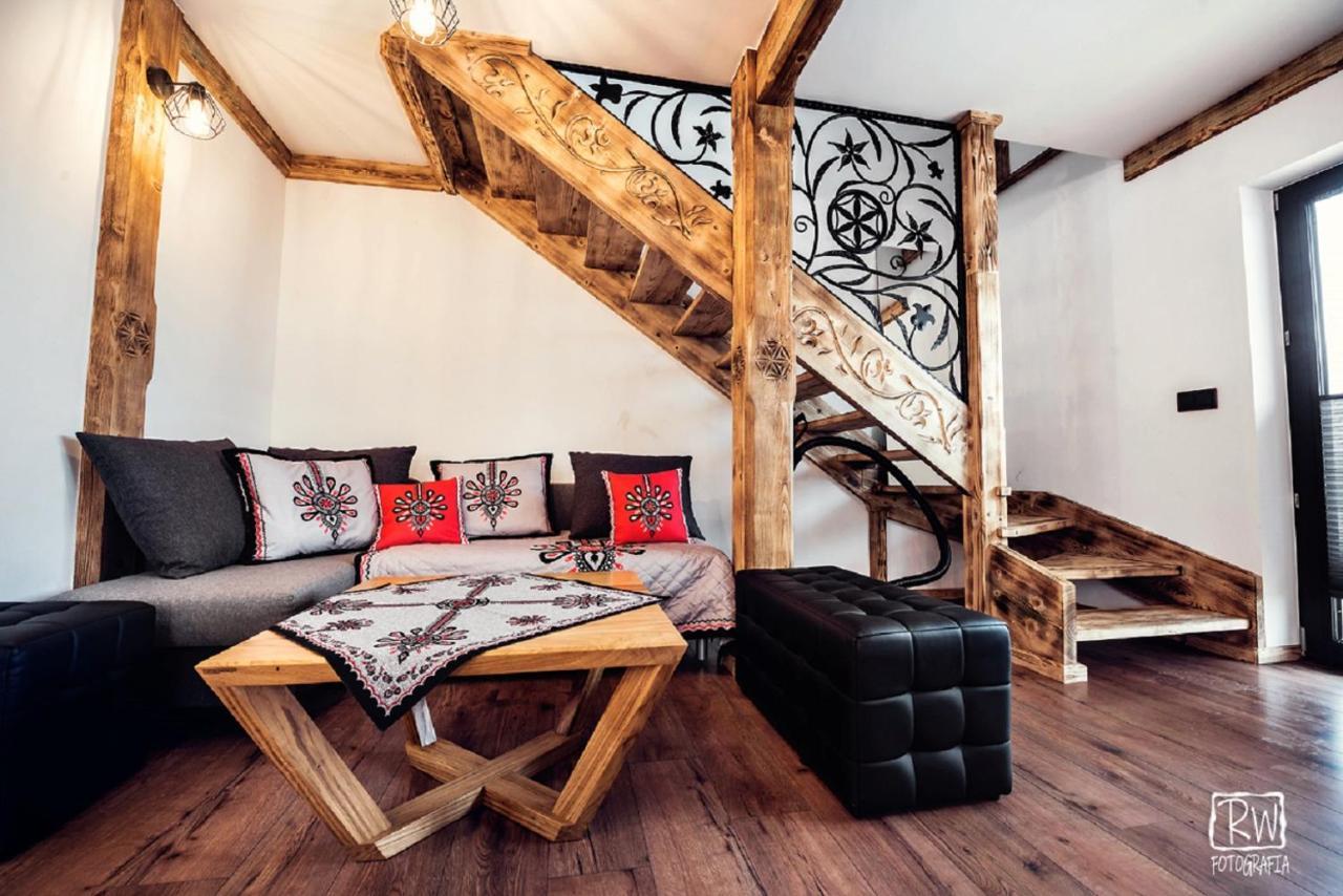 Laura Resort - Luxury Chalets Z Jacuzzi 샤플라리 외부 사진