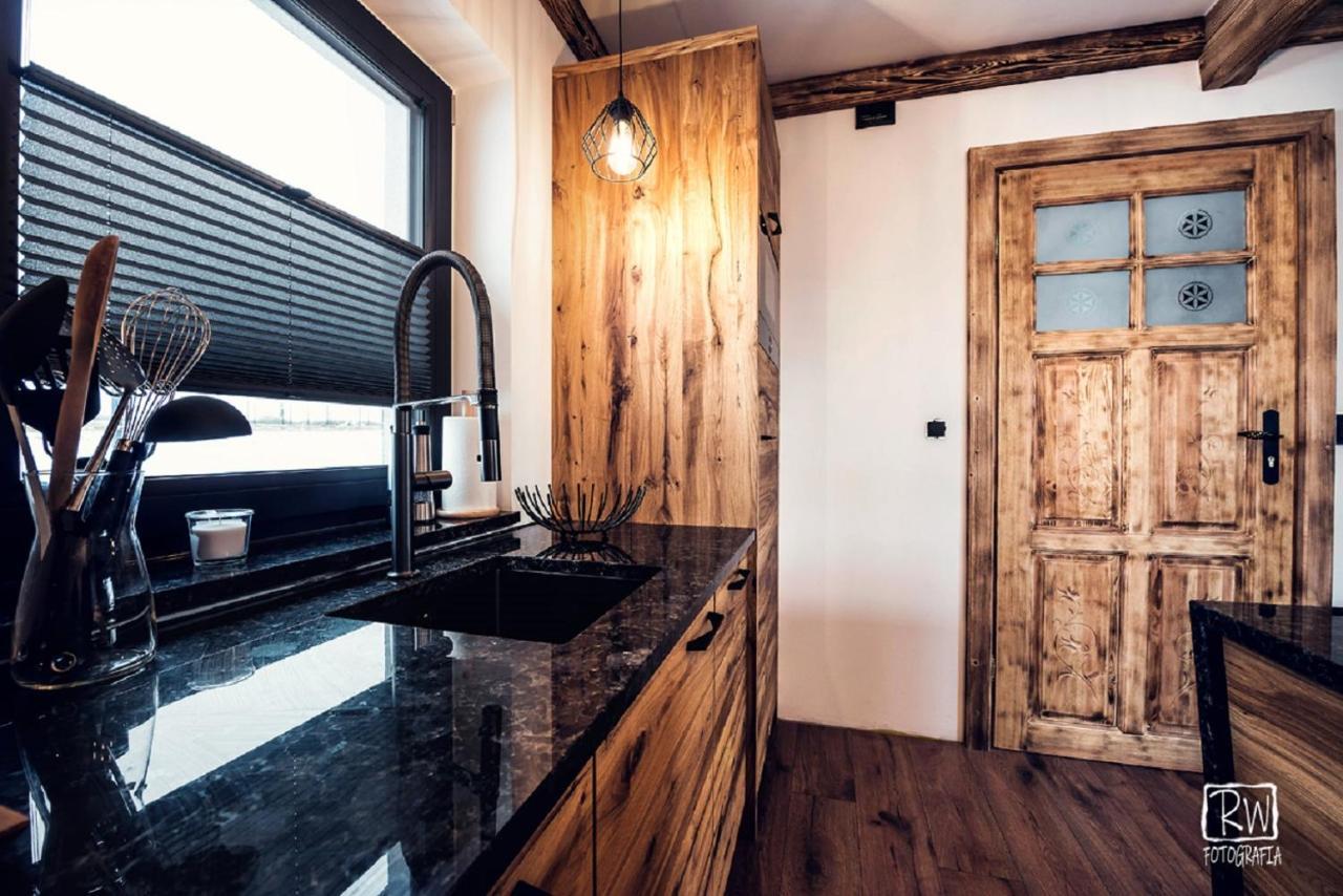Laura Resort - Luxury Chalets Z Jacuzzi 샤플라리 외부 사진